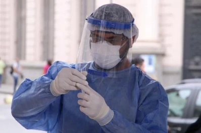 El sábado registra tres muertes y más de 200 casos de covid-19 en Tucumán