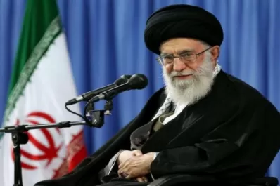 Twitter elimina mensaje del líder supremo iraní contra las vacunas occidentales para la covid-19