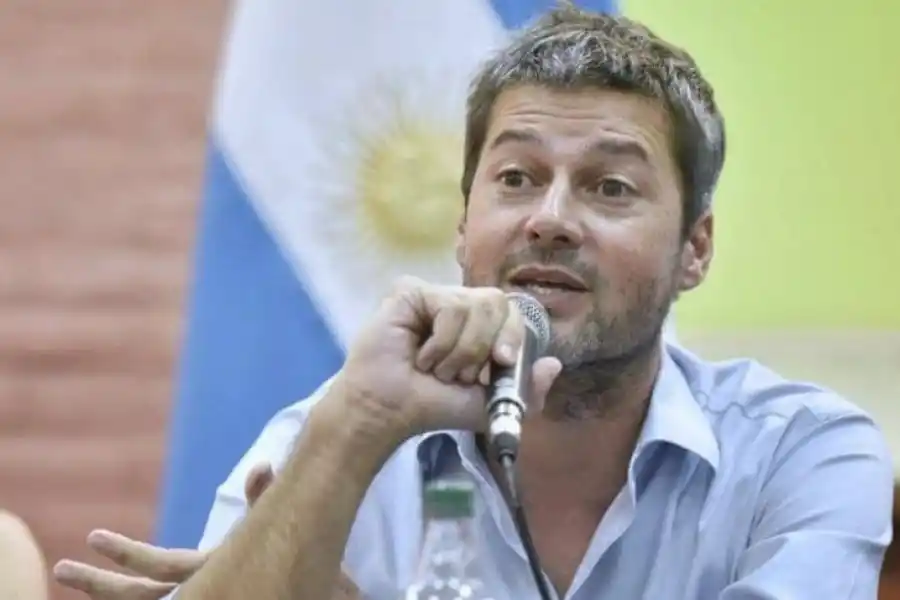 Lammens instó a “extremar los cuidados” para que siga la temporada de verano