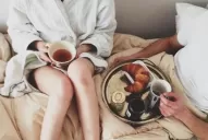 Sexo y desayuno: anécdotas bizarras y el temor a sentir “de más”