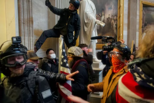 El FBI tiene 140.000 fotos del asalto al Capitolio