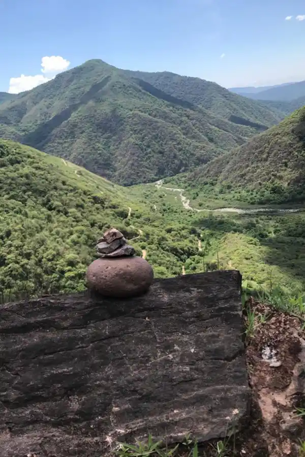 Cuesta del caballo, tras el río Grande.