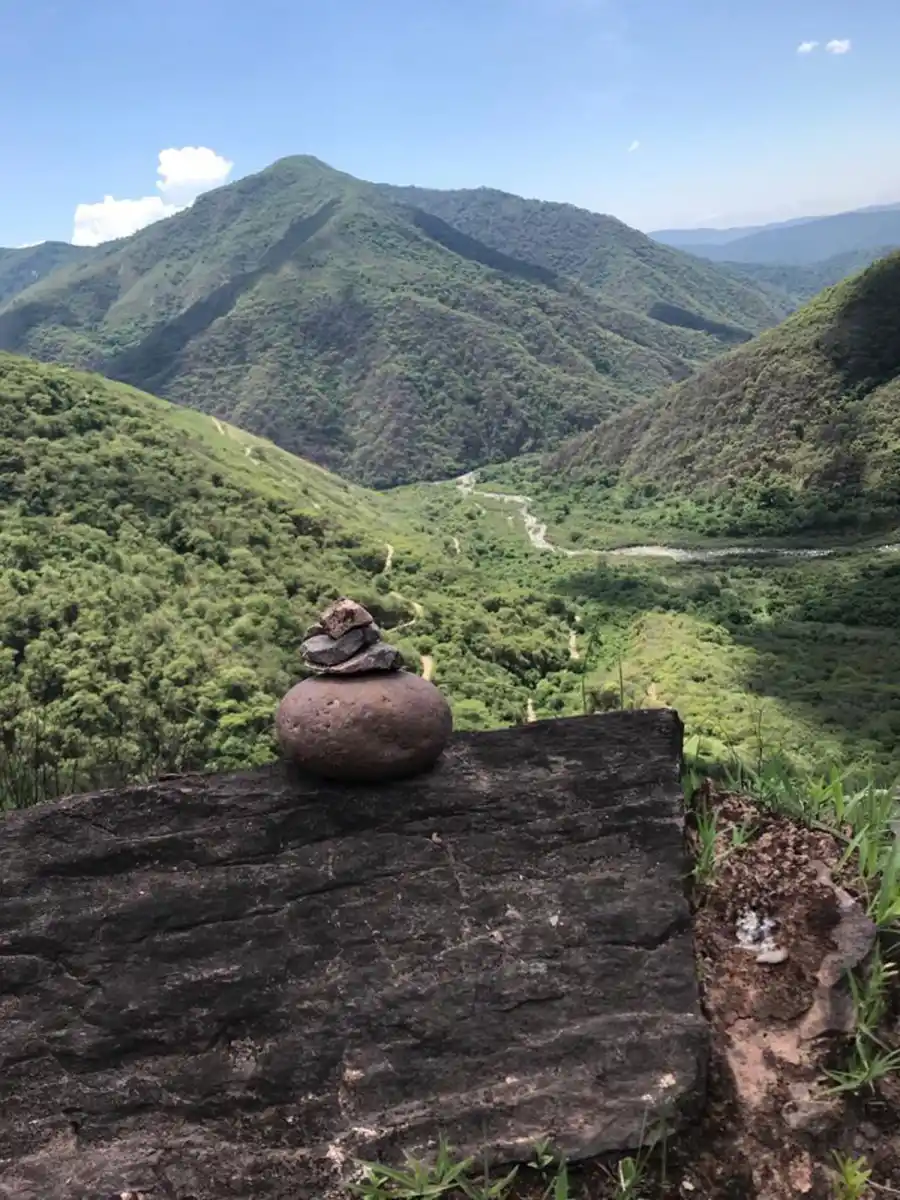 Cuesta del caballo, tras el río Grande.