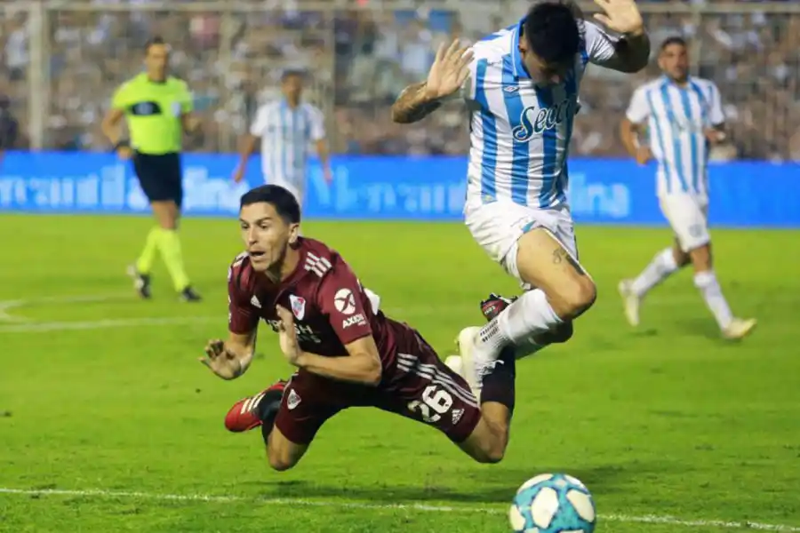 EMPATE IMPORTANTE. En marzo de 2020, Atlético igualó con River en el Monumental y lo privó de salir campeón en lo que fue una última fecha para el infarto.