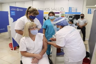 La ministra Chahla recibió la vacuna Sputnik contra la covid-19