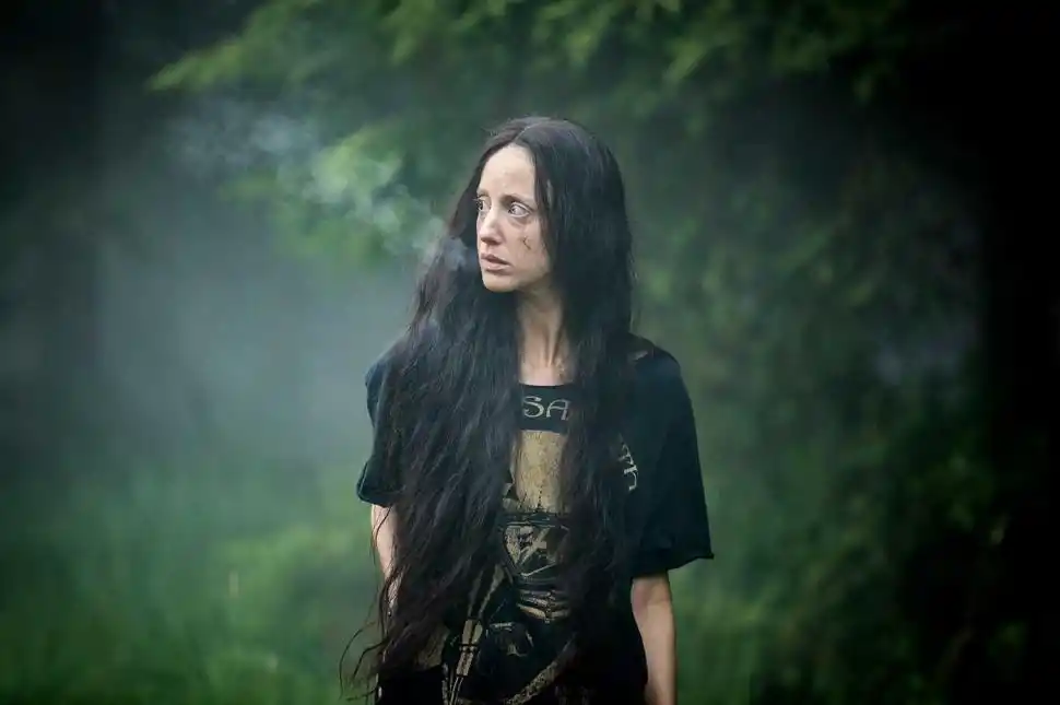  “MANDY”. El refugio de una pareja se transforma en pesadilla cuando un retorcido culto hippie invade su casa y desata un plan de venganza.