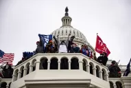 Hallan manuales para fabricar bombas en la casa de uno de los hombres que tomaron el Capitolio