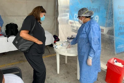 Los gremios de la salud comienzan a negociar salarios con el Gobierno