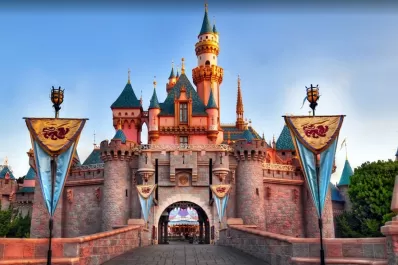 Disneyland Park se convertirá en un megacentro de vacunación en Estados Unidos