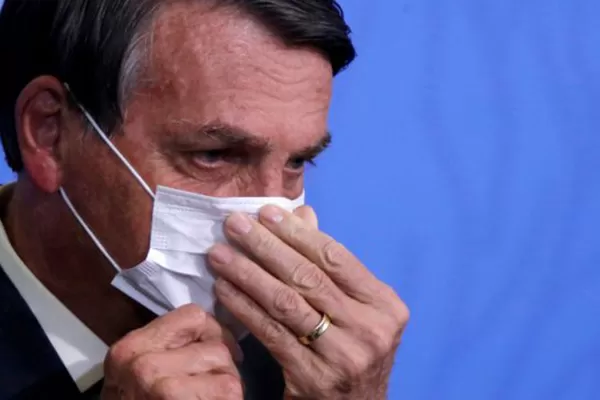 En medio de la segunda ola, Bolsonaro reemplaza a su ministro de Salud