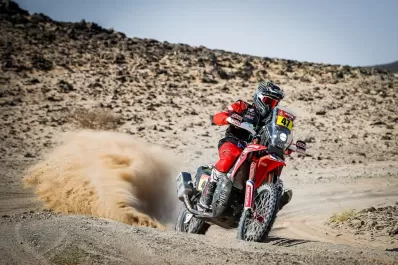 Rally Dakar: Kevin Benavides recupera el liderazgo de las Motos