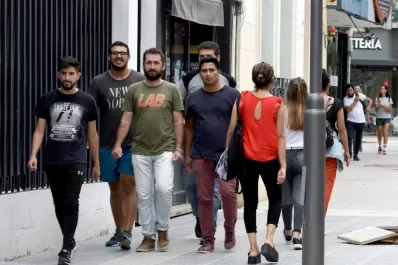 Habrá testeos masivos en Tucumán y esperan por más vacunas