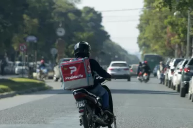 Le robaron la moto a un delivery cuando entregaba un pedido y le pidieron $8.000 para recuperarla