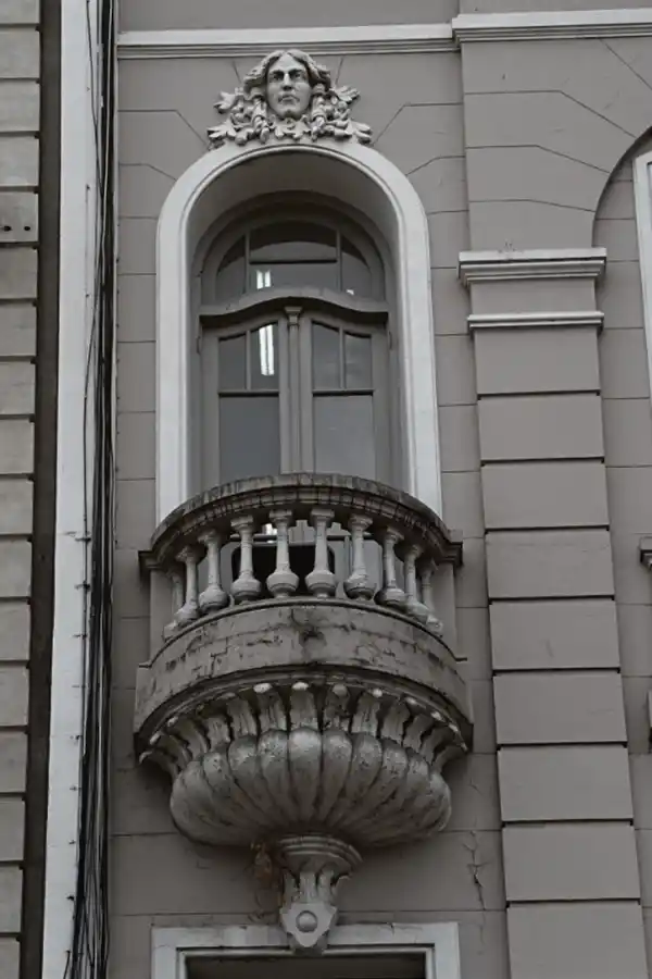 BALCÓN. En el ex hotel Plaza.