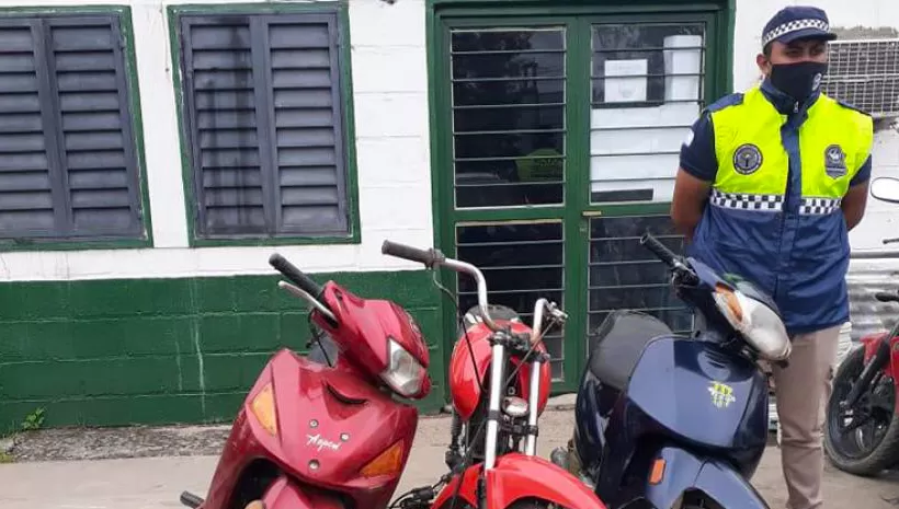 ALLANAMIENTO. La Policía secuestró motocicletas robadas, que eran buscadas por la Justicia.