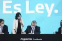 Oficializan la promulgación de leyes de Interrupción Voluntaria del Embarazo y Plan Mil Días