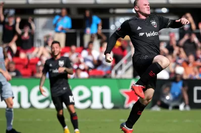 Wayne Rooney deja el fútbol para convertirse en DT