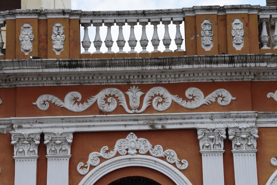 DETALLES DE DECORACIÓN. La fachada superior de la Casa Padilla, convertida en museo.