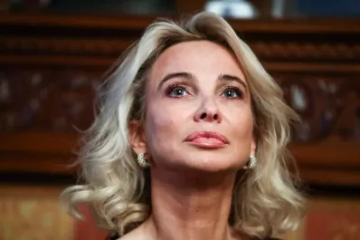 Ex amante del rey Juan Carlos denuncia amenazas de un espía