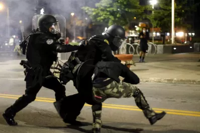 EEUU: ciudades se preparan ante posibles protestas armadas a favor de Trump