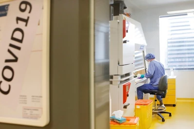 Qué caracteriza a la cepa británica de coronavirus ya detectada en el país