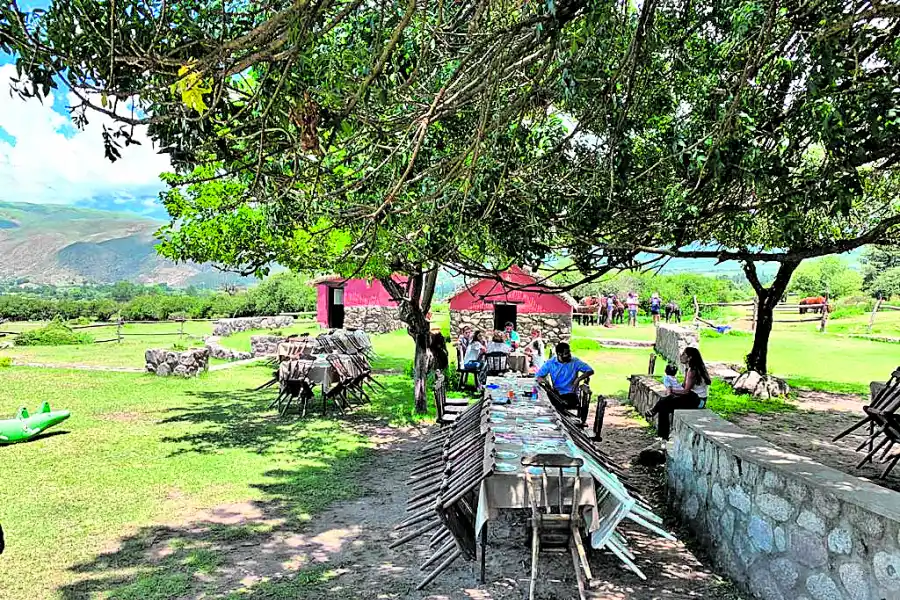 Cabalgar entre el cielo y las nubes en Tafí del Valle