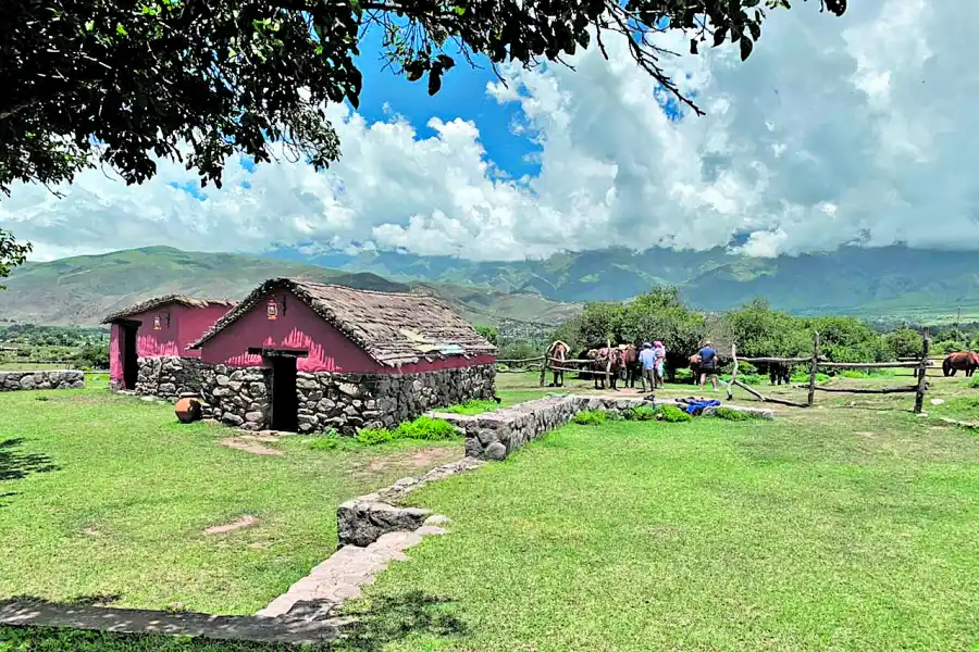 Cabalgar entre el cielo y las nubes en Tafí del Valle