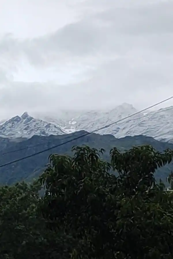 Sorpresa en Tafí del Valle en pleno verano: las cumbres del cerro Muñoz se tiñeron de blanco