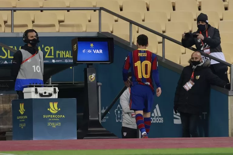 Video: así fue la piña de Messi contra un rival por la cual fue expulsado