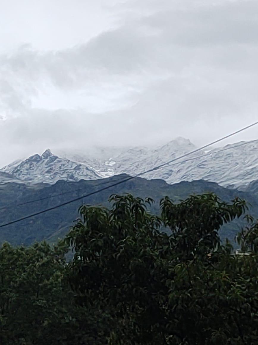 Sorpresa en Tafí del Valle en pleno verano: las cumbres del cerro Muñoz se tiñeron de blanco