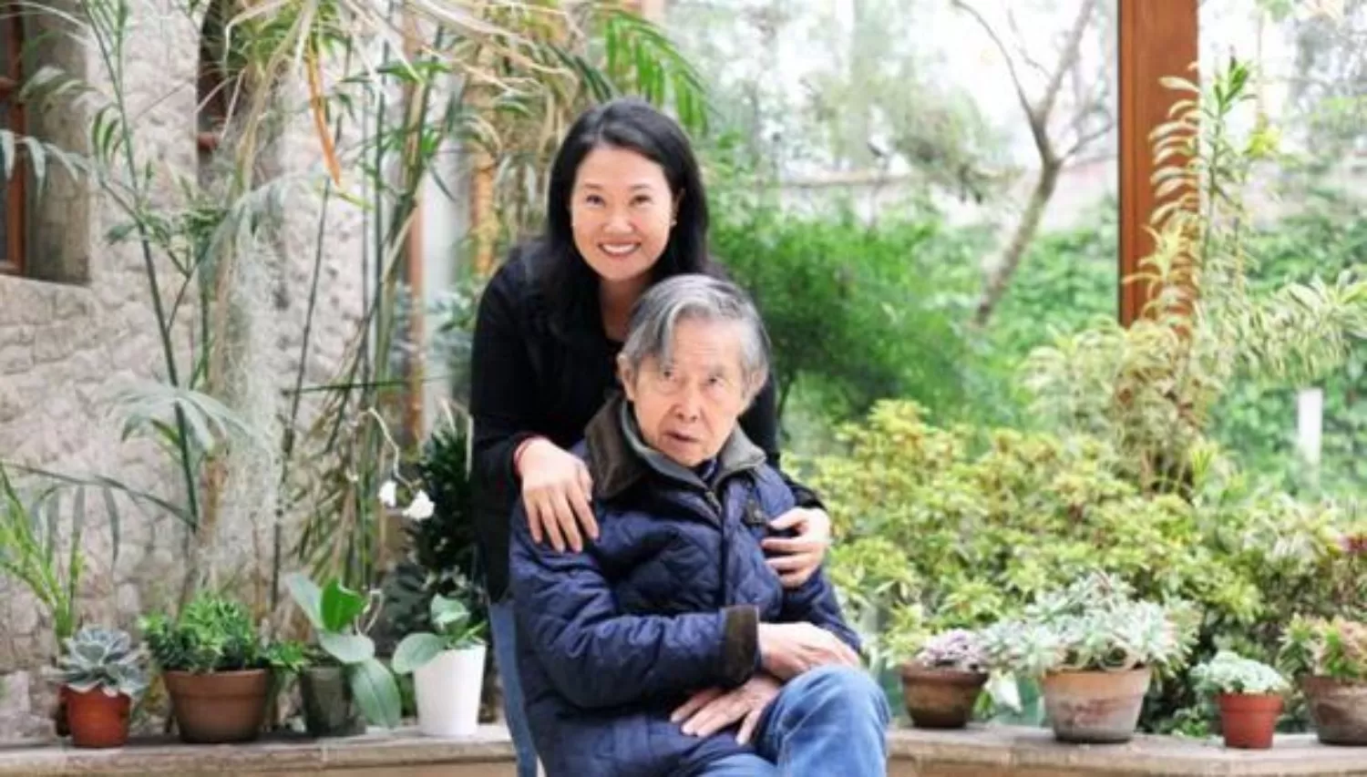 Keiko y Albeto Fujimori. Foto de Twitter/@KeikoFujimori