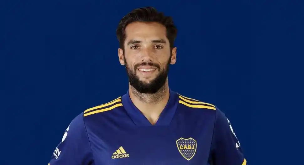   PELEA EN LAS ALTURAS. Zambrano y el resto de los defensores contuvo bien a Banfield hasta el minuto 96 cuando soltó a Luciano Lollo, quien anotó el empate. reuters