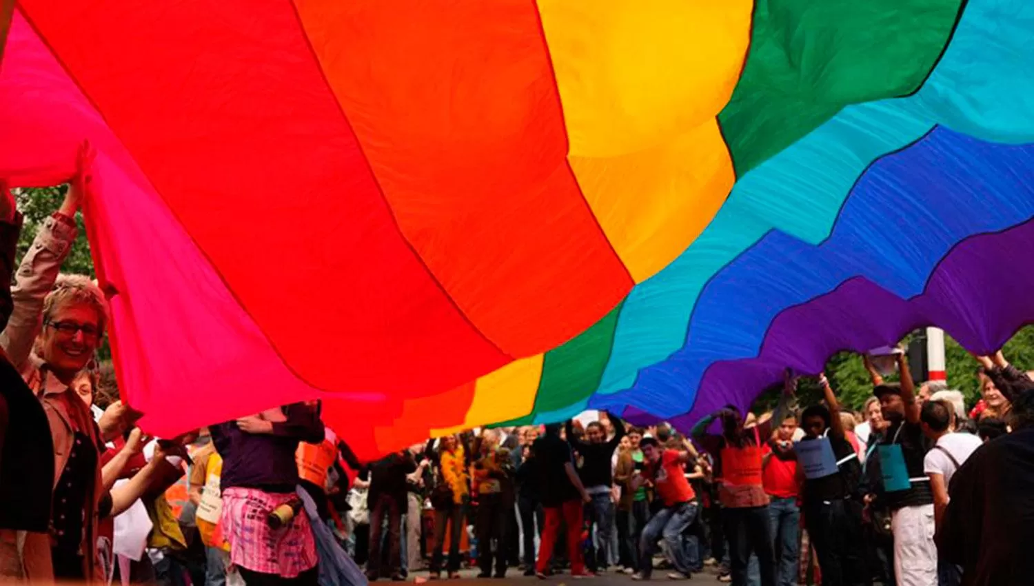 El Gobierno destinará $ 4 millones a obras de artistas LGBT+