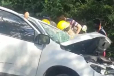 Se durmió al volante, cruzó de carril y chocó contra un árbol, camino a Tafí del Valle