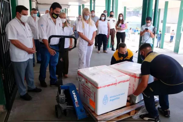 Llegan dosis y anuncian vacunación a docentes