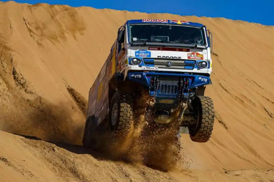 DE PUNTA A PUNTA. Lo de Dmitry Sotnikov en Camiones fue casi un monólogo. Una vez más, Kamaz demostró ser superior.