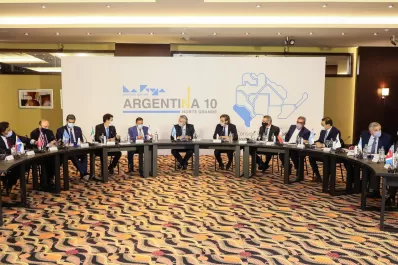 Manzur y otros gobernadores del norte analizan la situación de la región con el Presidente