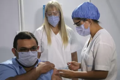 Chahla dijo que el 60% del padrón recibió la segunda dosis de Sputnik V en Tucumán