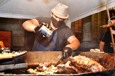 Sabores en la plaza Alberdi: el fin de semana habrá una Feria Gourmet
