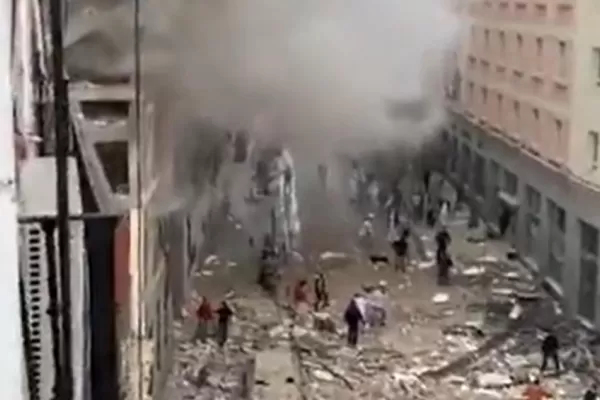 Alerta en Madrid: dos personas murieron tras una fuerte explosión de un edificio en pleno centro