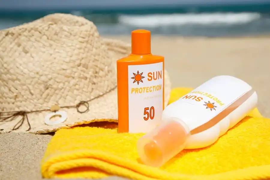 PROTECCIÓN. La pantalla solar debe ser renovada cada dos horas.