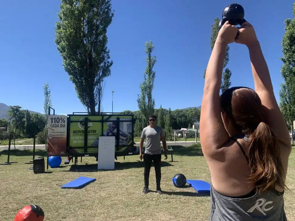 Tafí del Valle saludable: el tráiler del gym que recorre las montañas