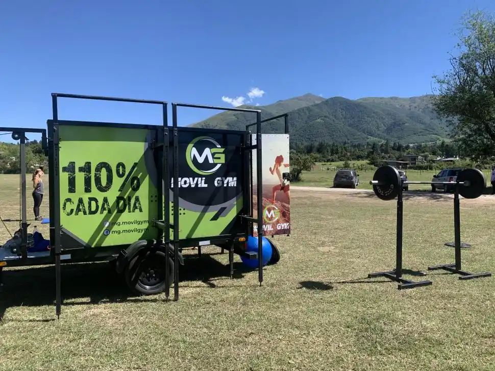 GYM RODANTE. El tráiler se monta y se desmonta en unos pocos minutos.  