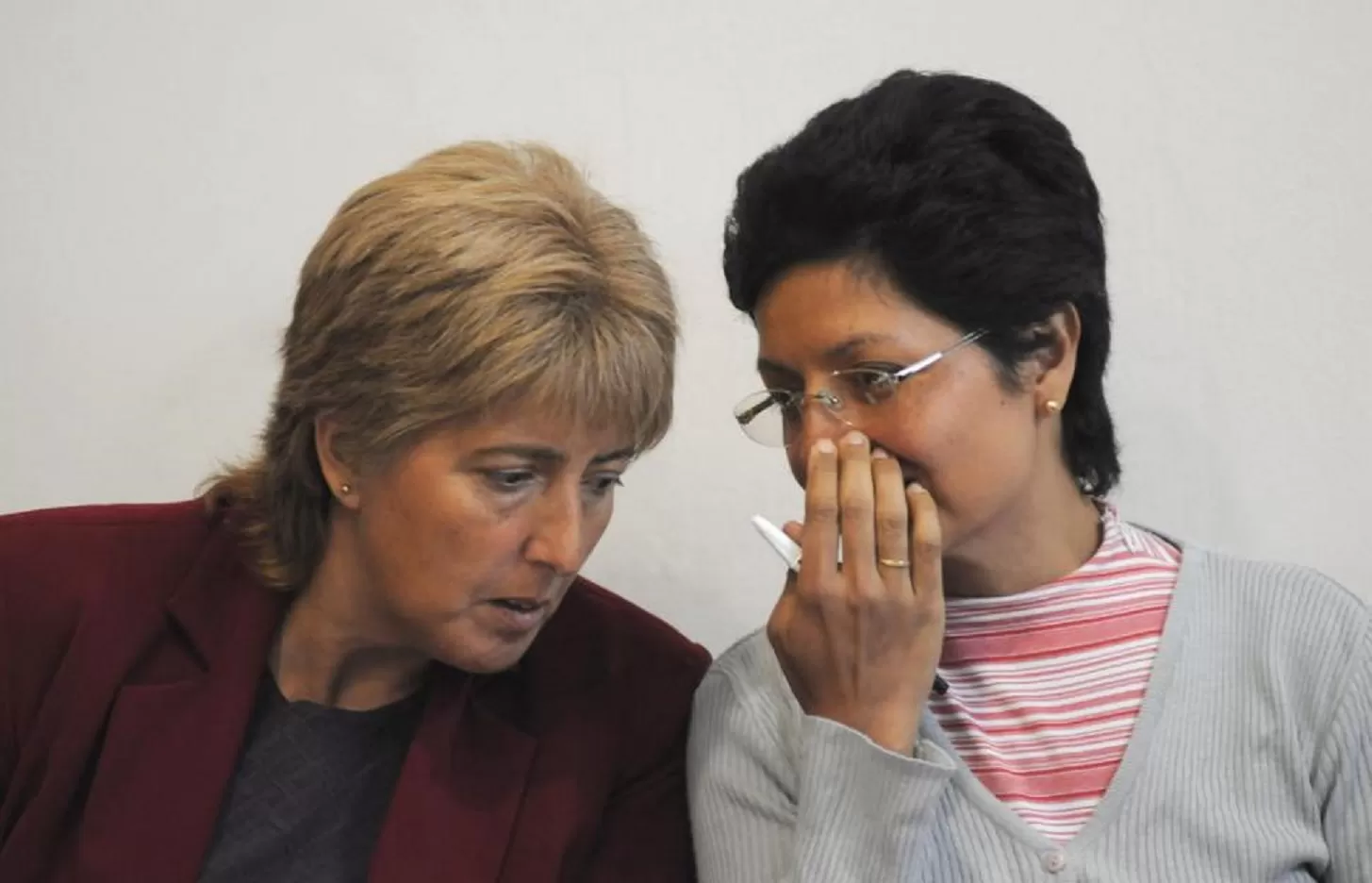 EN 2009. Susana del Carmen Acosta y Fernández dialogan durante el juicio por el crimen de Betty Argañaraz. Foto: Archivo LA GACETA