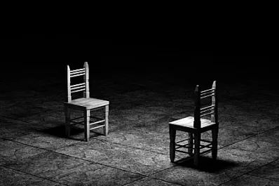 El juego de las sillas