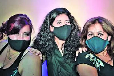 Siglo XXI: tres “Mujeres en pandemia” cuentan sus historias en un show humorístico teatral
