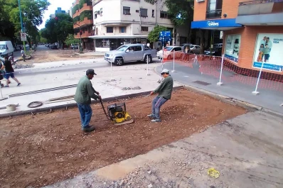 Sigue cortado el tránsito en la esquina de Salta y Corrientes por tareas de repavimentación
