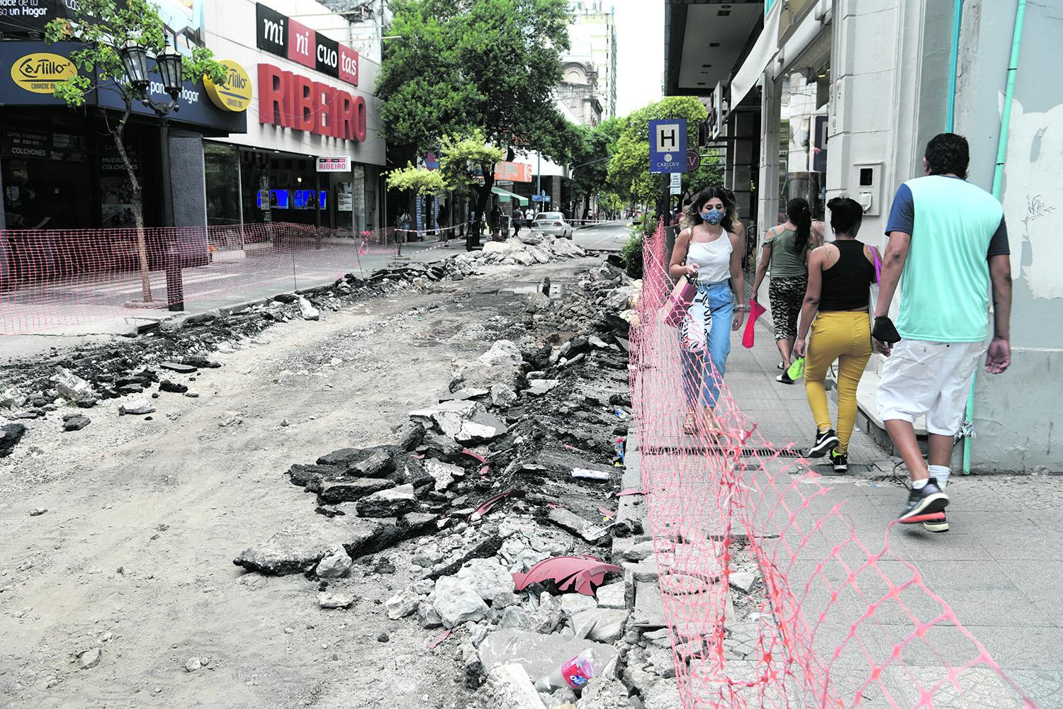 CAMBIOS. “La 25”, entre Córdoba y San Juan, dejará atrás las veredas angostas: habrá más espacio para pasear.