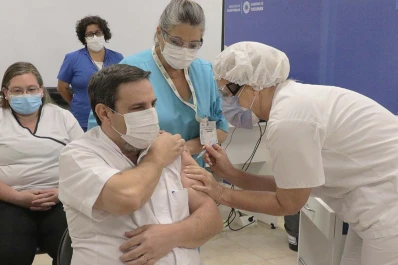 Los mismos infectólogos se vacunan y no hay efectos colaterales