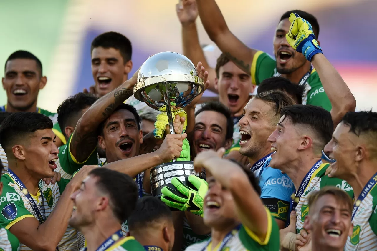 HISTÓRICO TRIUNFO. Defensa y Justicia es el nuevo campeón de la Copa Sudamericana. FOTO DE REUTERS.